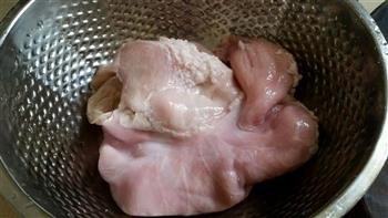 传说中的猪肚包鸡的做法步骤2