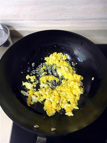 腊肠蛋炒饭—早餐篇的做法步骤3