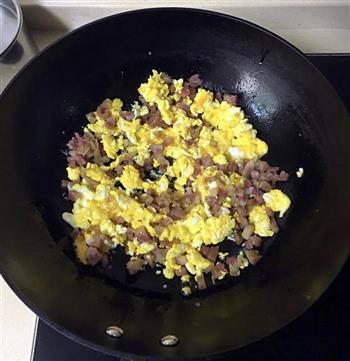 腊肠蛋炒饭—早餐篇的做法步骤4
