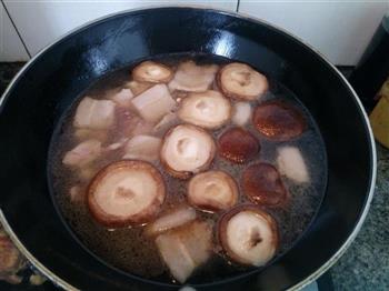 五花肉炖豆腐香菇土豆的做法图解8