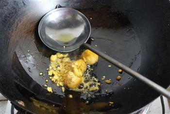 熟蛋黄什锦蛋炒饭的做法步骤3