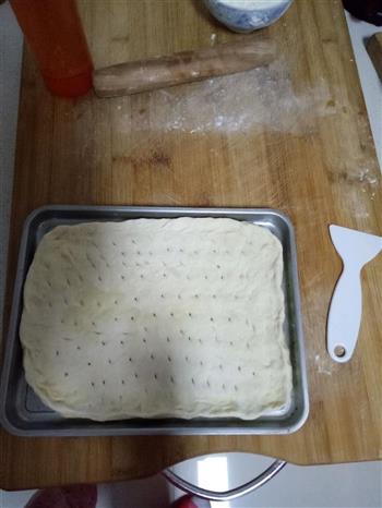 鲜虾培根披萨的做法步骤2