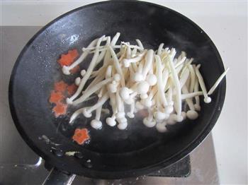 海鲜菇炒鸡蛋的做法图解6