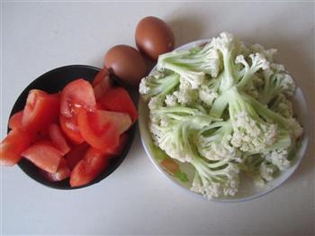 鸡蛋番茄炒菜花的做法步骤1