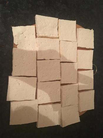 椒盐豆腐的做法步骤1