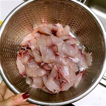 香辣酸菜鱼—在家做出饭店的味道的做法步骤2