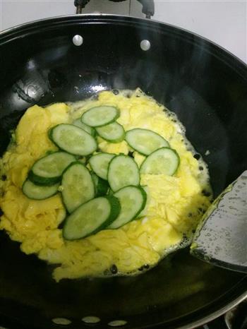 黄瓜炒鸡蛋的做法步骤6