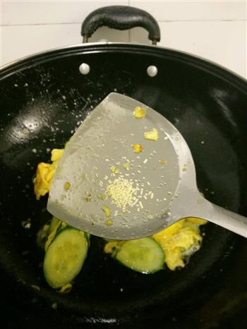 黄瓜炒鸡蛋的做法步骤8