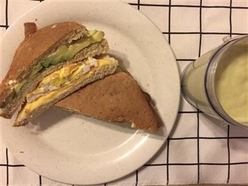 早餐-牛油果三明治套餐的做法图解3