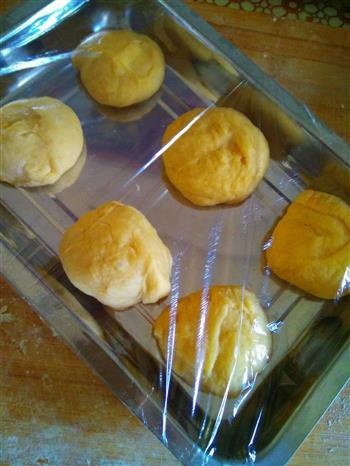 豆沙花式面包的做法步骤3
