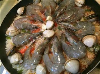 西班牙海鲜饭的做法步骤6