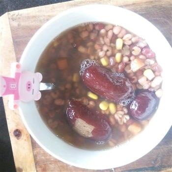 产妇薏米红豆红枣汤的做法步骤3