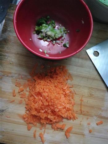 胡萝卜煎饼的做法步骤1