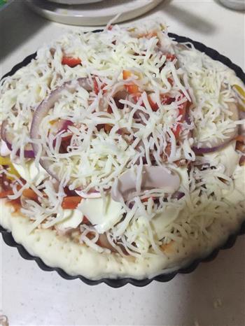 腊肠肥牛口蘑彩椒至尊披萨的做法图解10