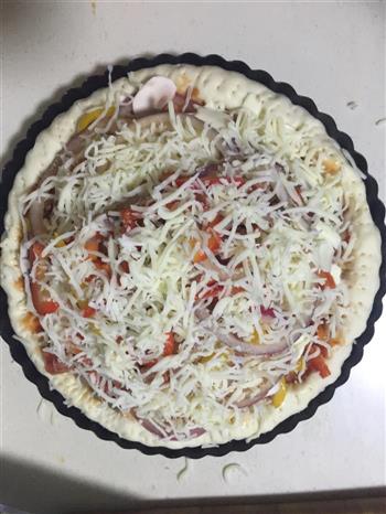 腊肠肥牛口蘑彩椒至尊披萨的做法图解9