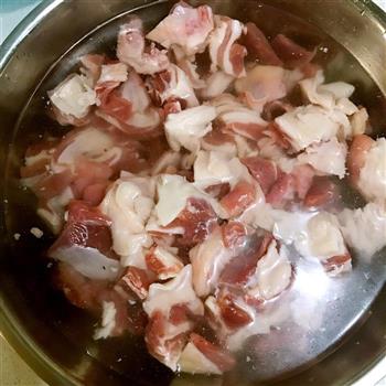 秘制红焖羊肉—在家做出饭店的味道的做法步骤1