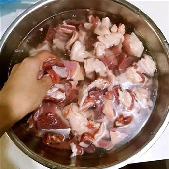 秘制红焖羊肉—在家做出饭店的味道的做法步骤2