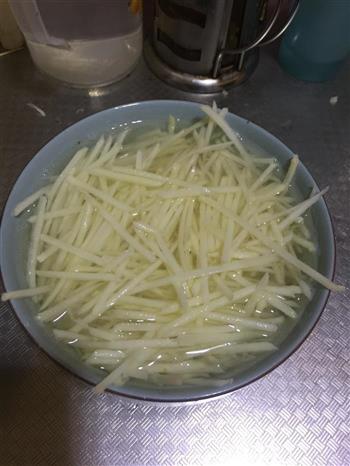 炝炒土豆丝的做法步骤1