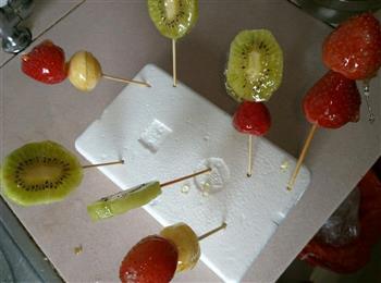 拨丝地瓜+水果冰糖葫芦+焦糖奶茶的做法图解7