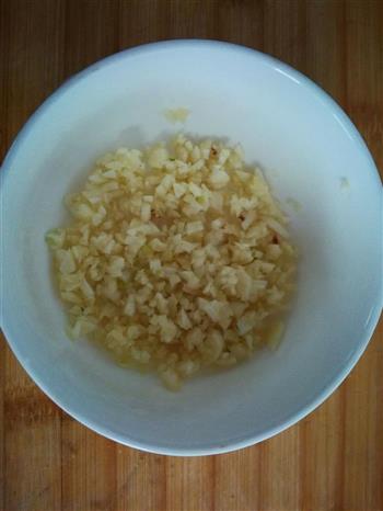豆豉鲮鱼油麦菜的做法步骤3
