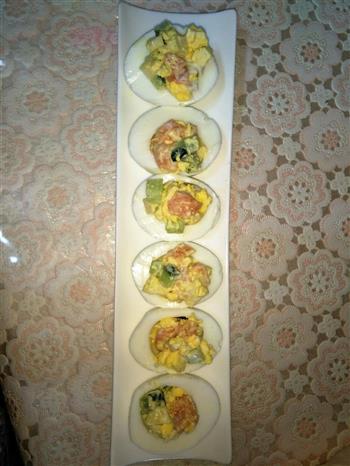 三文鱼沙拉蛋黄盏的做法步骤3