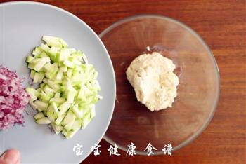 西葫芦豆腐饼  宝宝健康食谱的做法步骤3