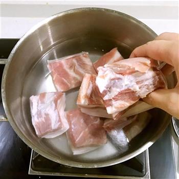 无油版东坡肉的做法步骤2