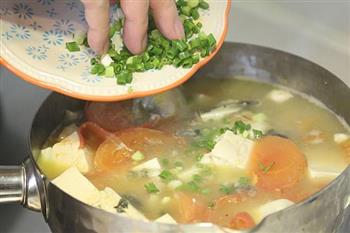 孕妈利尿消肿-黄骨鱼番茄豆腐汤的做法步骤10