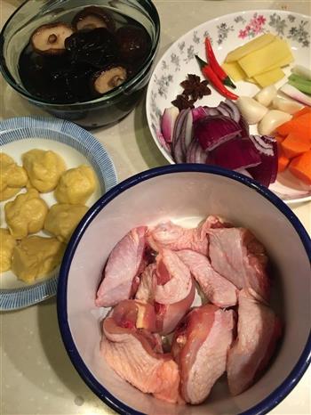 香菇木耳焖鸡+玉米饼锅贴的做法图解6