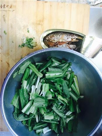 豆豉鲮鱼油麦菜的做法图解1