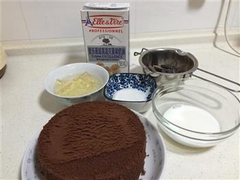 浓醇巧克力慕斯蛋糕的做法步骤1