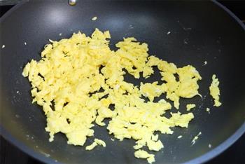 荠菜鸡蛋盒子的做法步骤6