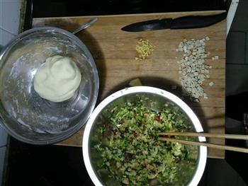 白菜肉水饺的做法步骤1