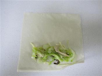 黄芽菜肉丝春卷的做法步骤11