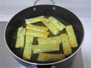 黄芽菜肉丝春卷的做法步骤14