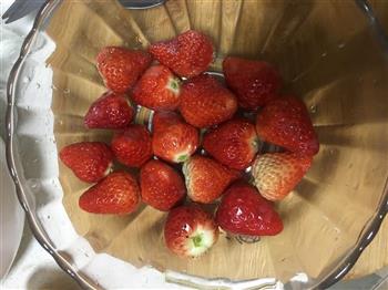 有爱的草莓布丁的做法步骤2