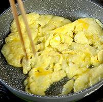 豪华版葱油蛋炒饭的做法步骤5