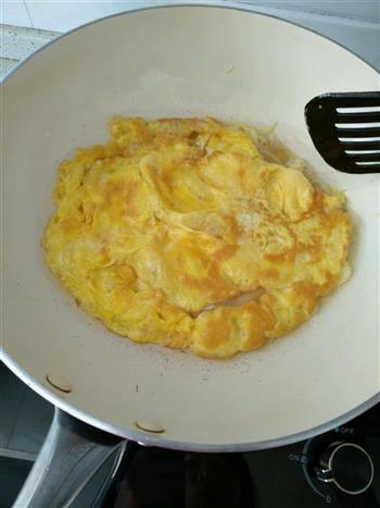 香菇青菜蛋炒饭的做法步骤2