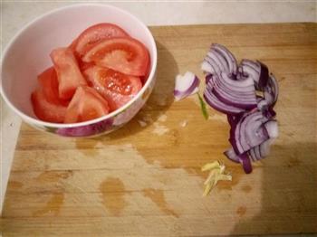 一个人也要吃好饭—番茄鸡蛋盖面+紫菜汤的做法图解2