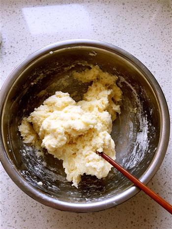 奶香蔓越莓麻薯小面包的做法步骤2