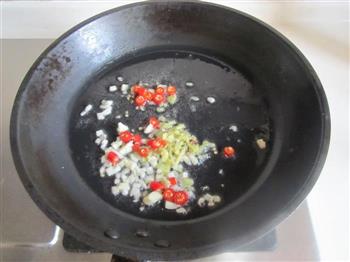 韭菜炒田螺肉的做法步骤5