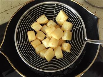 土豆红烧排骨的做法步骤3