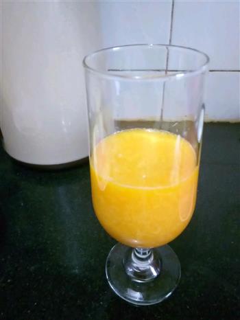 榨芒果汁的做法步骤5