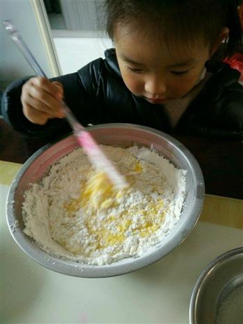周岁水果生日蛋糕的做法步骤3
