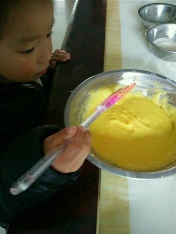 周岁水果生日蛋糕的做法步骤4