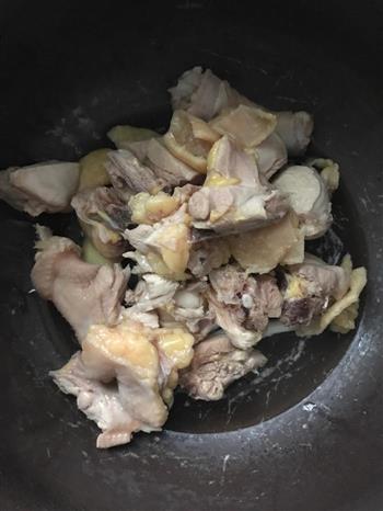 香菇炖鸡汤的做法步骤2