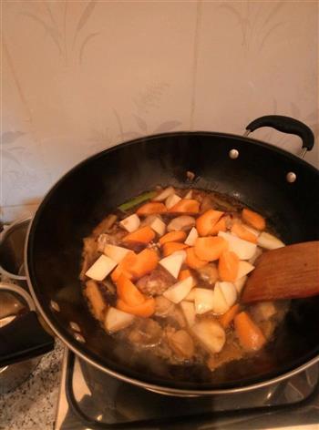 胡萝卜土豆炖鸡块-营养美味的做法步骤6