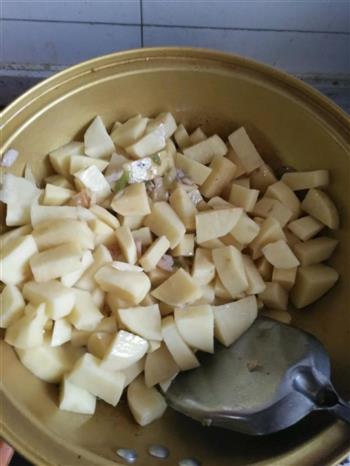 新手超简单咖喱土豆饭的做法步骤2