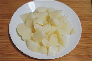 排骨土豆炖豆角的做法步骤2