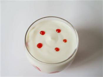 草莓酸奶饮女性的朋友的做法图解5